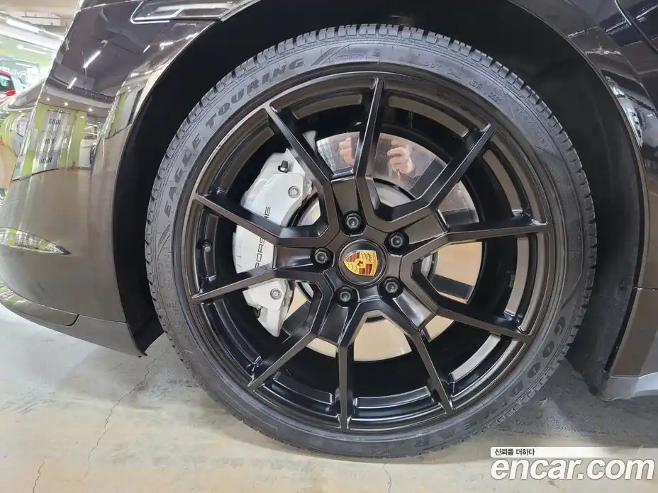 Porsche Taycan 2022 1.0 Автомат в Москве № 197787, фото 18