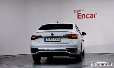 Volkswagen Jetta 2023 1.5 Автомат в Москве № 199015, миниатюра 2