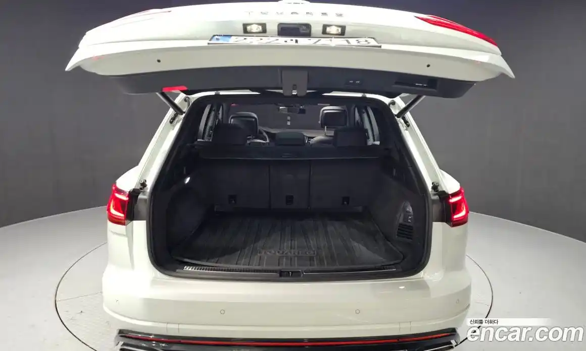 Volkswagen Touareg 2023 3.0 Автомат в Москве № 199050, фото 4