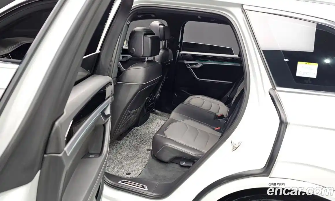 Volkswagen Touareg 2023 3.0 Автомат в Москве № 199050, фото 6