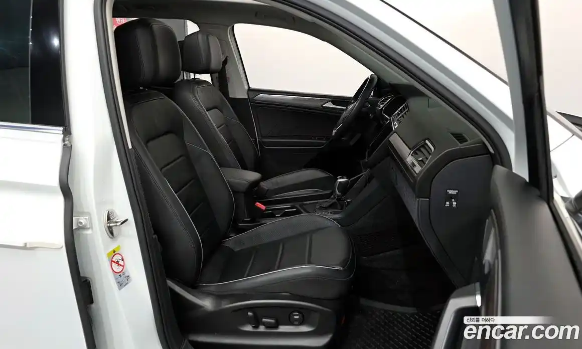 Volkswagen Tiguan 2022 2.0 Автомат в Москве № 199102, фото 11