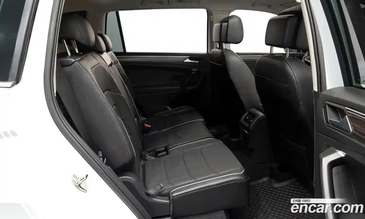 Volkswagen Tiguan 2022 2.0 Автомат в Москве № 199102, фото 3