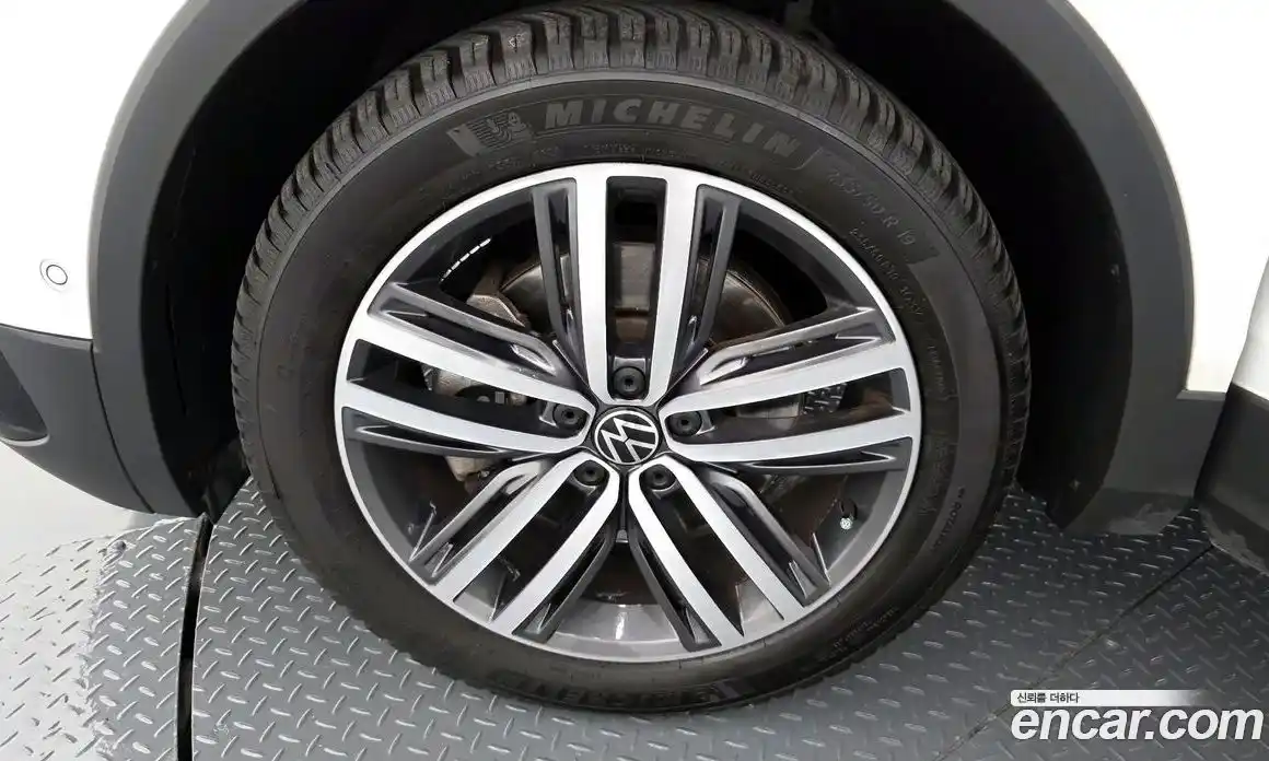 Volkswagen Tiguan 2022 2.0 Автомат в Москве № 199102, фото 8