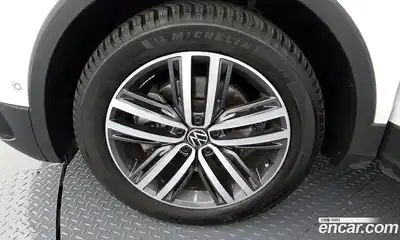 Volkswagen Tiguan 2022 2.0 Автомат в Москве № 199102, миниатюра 8