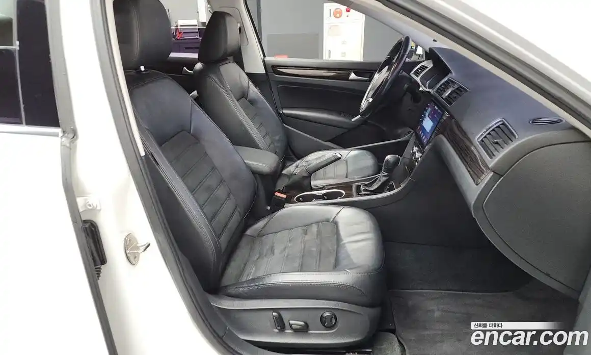 Volkswagen Passat 2015 2.0 Автомат в Москве № 199295, фото 11