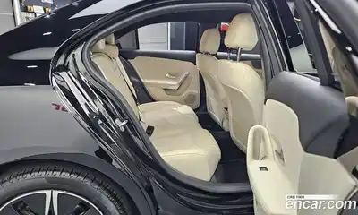 Mercedes-Benz A-Class 2025 2.0 Автомат в Москве № 202239, миниатюра 4