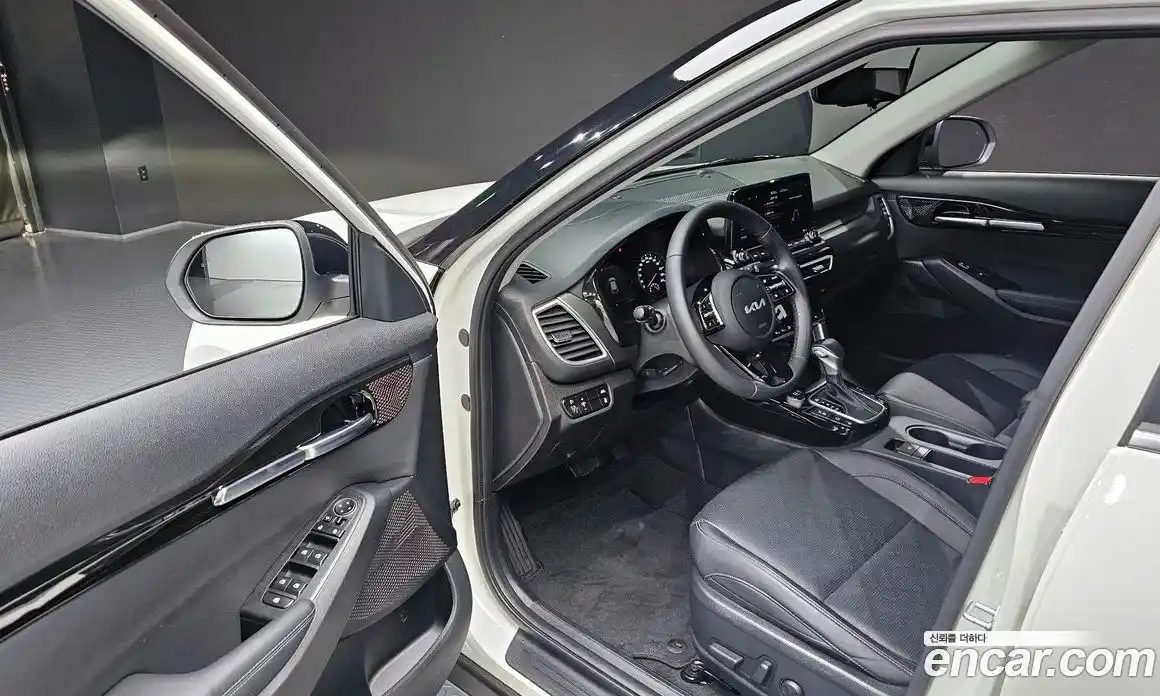 Kia Seltos 2023 1.6 Автомат в Москве № 21005, фото 14