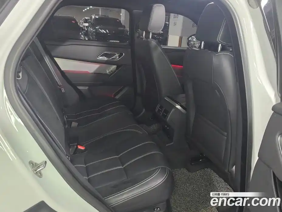 Land Rover Range-Rover Velar 2023 2.0 Автомат в Москве № 213368, фото 12