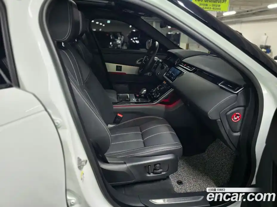 Land Rover Range-Rover Velar 2023 2.0 Автомат в Москве № 213368, фото 13