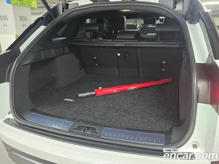 Land Rover Range-Rover Velar 2023 2.0 Автомат в Москве № 213368, фото 20