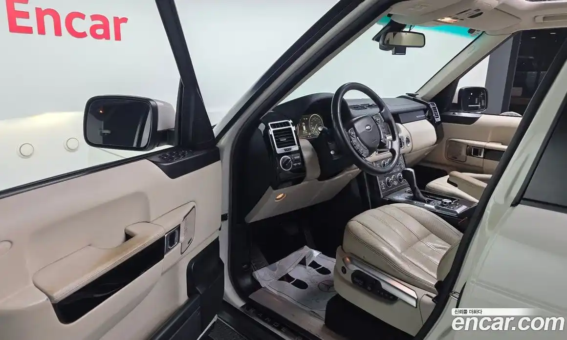 Land Rover Range-Rover 2010 3.6 Автомат в Москве № 213856, фото 17