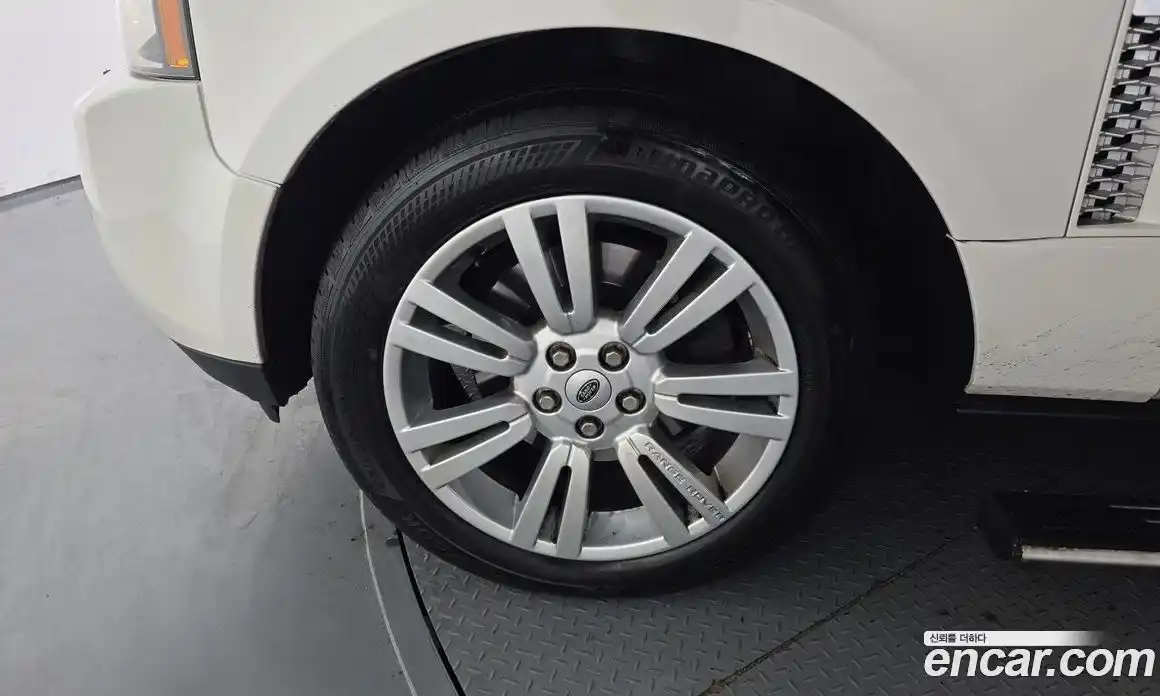 Land Rover Range-Rover 2010 3.6 Автомат в Москве № 213856, фото 6