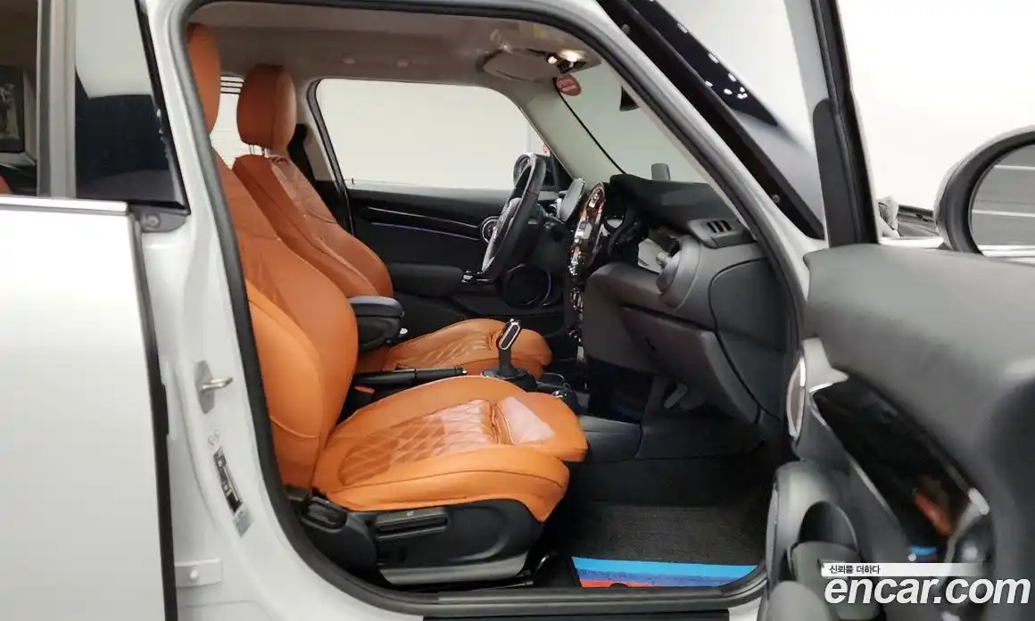 Mini Cooper 2024 1.5 Автомат в Москве № 214087, фото 13