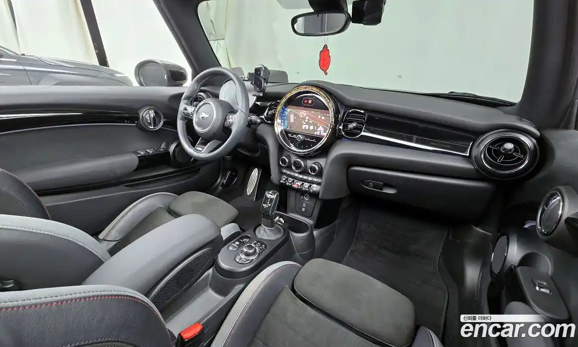 Mini Cooper Convertible 2022 2.0 Автомат в Москве № 214127, фото 17