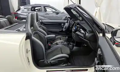 Mini Cooper Convertible 2022 2.0 Автомат в Москве № 214127, миниатюра 4