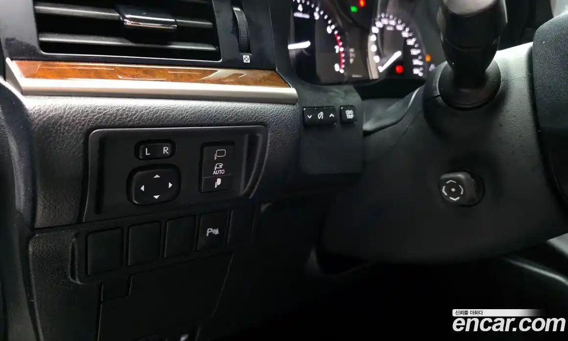 Lexus ES 2015 3.5 Автомат в Москве № 214666, фото 13