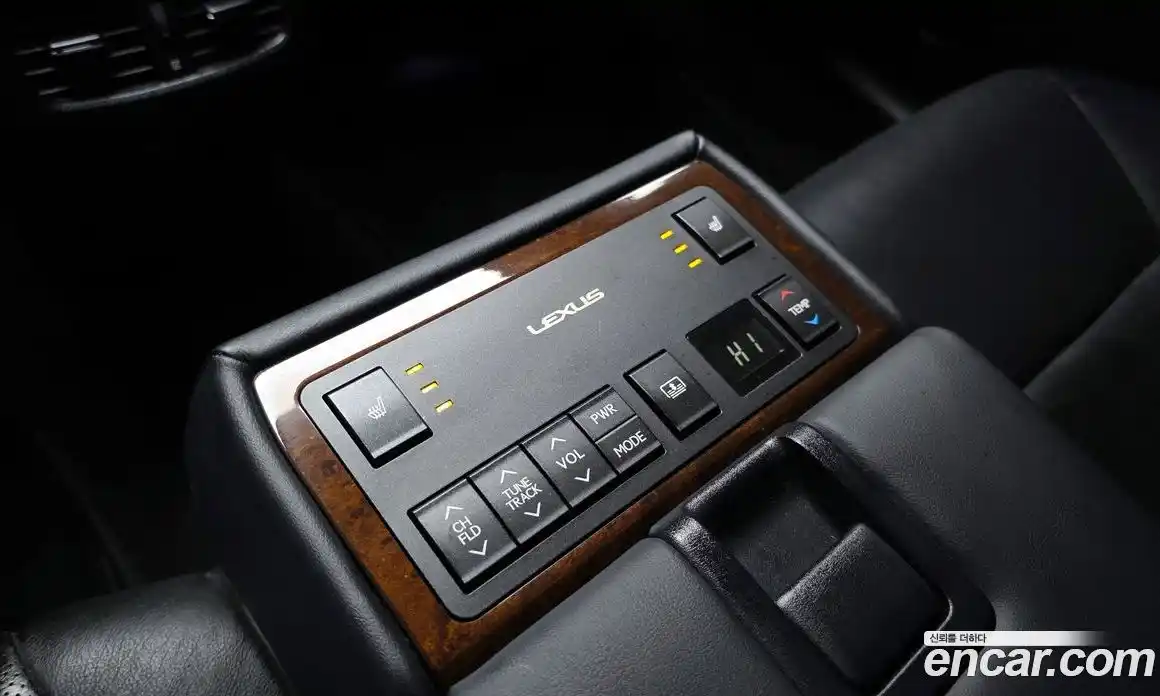 Lexus ES 2015 3.5 Автомат в Москве № 214666, фото 18