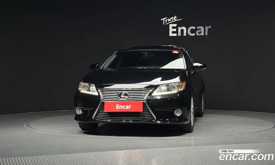 Lexus ES 2015 3.5 Автомат в Москве № 214666, фото 3