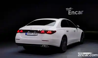 Mercedes-Benz E-Class 2024 3.0 Автомат в Москве № 220184, миниатюра 5