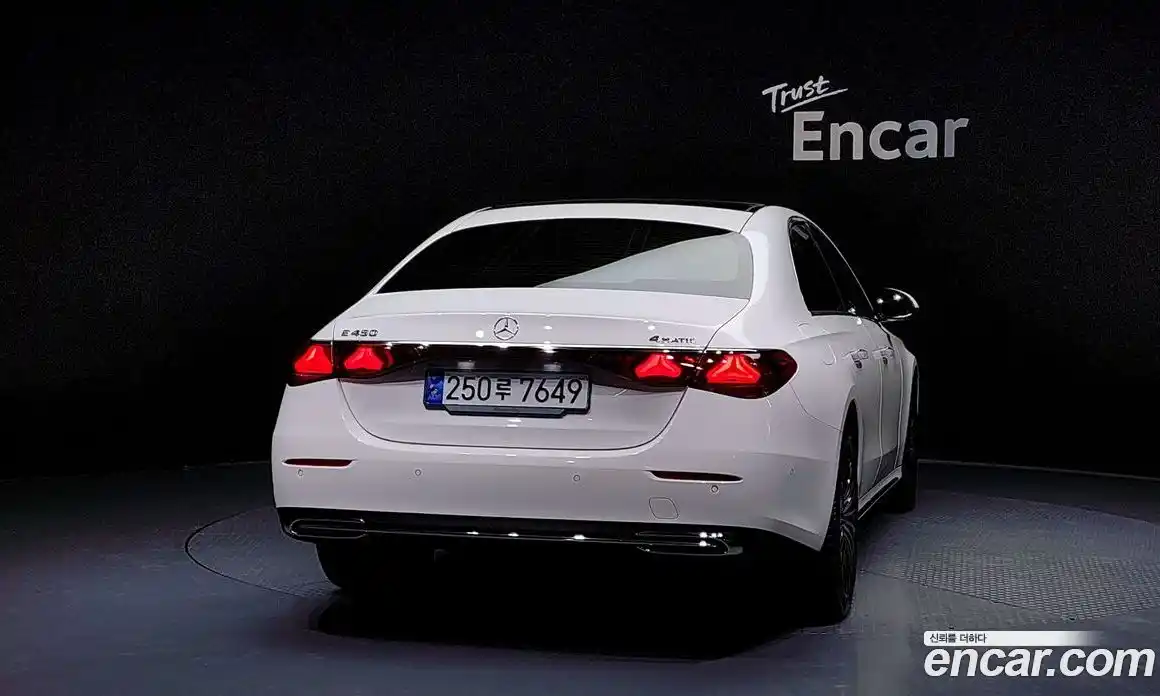 Mercedes-Benz E-Class 2024 3.0 Автомат в Москве № 220184, фото 10