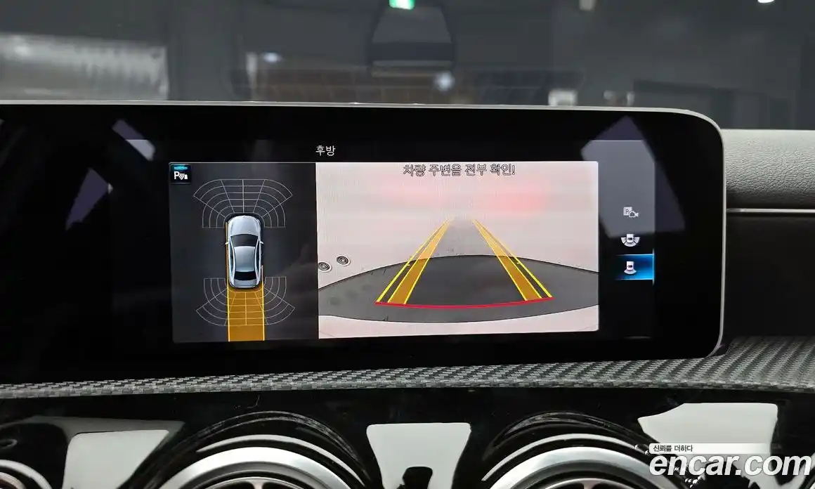 Mercedes-Benz A-Class 2020 2.0 Автомат в Москве № 220642, фото 14