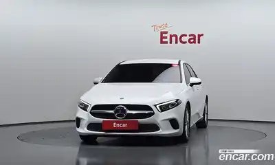 Mercedes-Benz A-Class 2020 2.0 Автомат в Москве № 220642, миниатюра 3