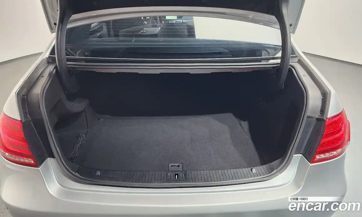 Mercedes-Benz E-Class 2014 3.5 Автомат в Москве № 229616, фото 15