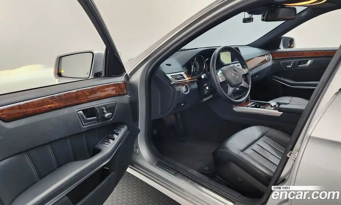 Mercedes-Benz E-Class 2014 3.5 Автомат в Москве № 229616, фото 9