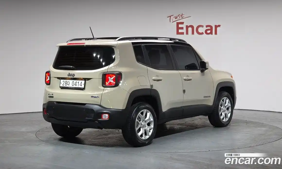 Jeep Renegade 2016 2.0 Автомат в Москве № 232530, фото 11