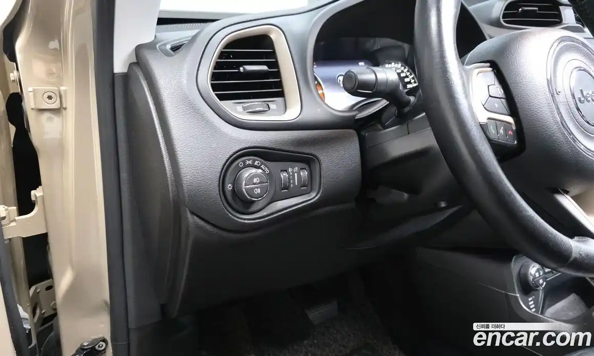 Jeep Renegade 2016 2.0 Автомат в Москве № 232530, фото 17