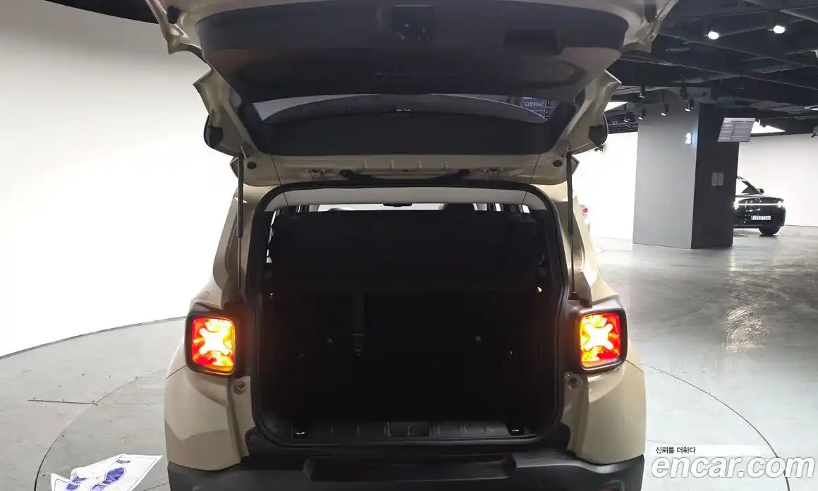 Jeep Renegade 2016 2.0 Автомат в Москве № 232530, фото 19