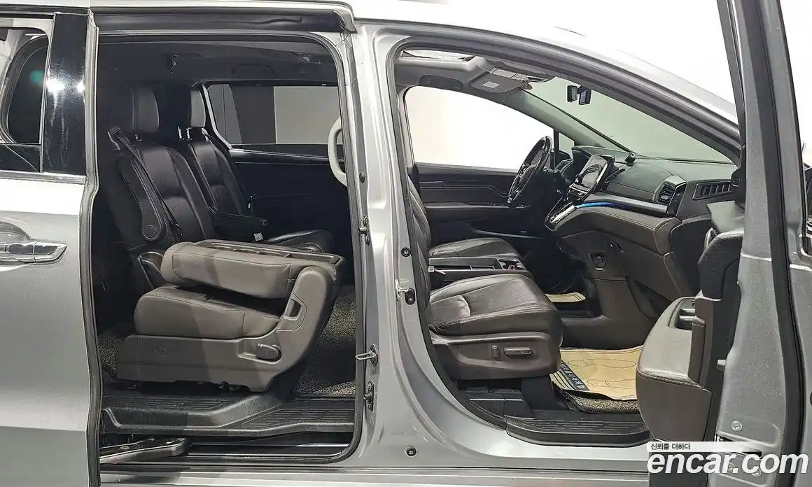 Honda Odyssey 2018 3.5 Автомат в Москве № 232890, фото 8
