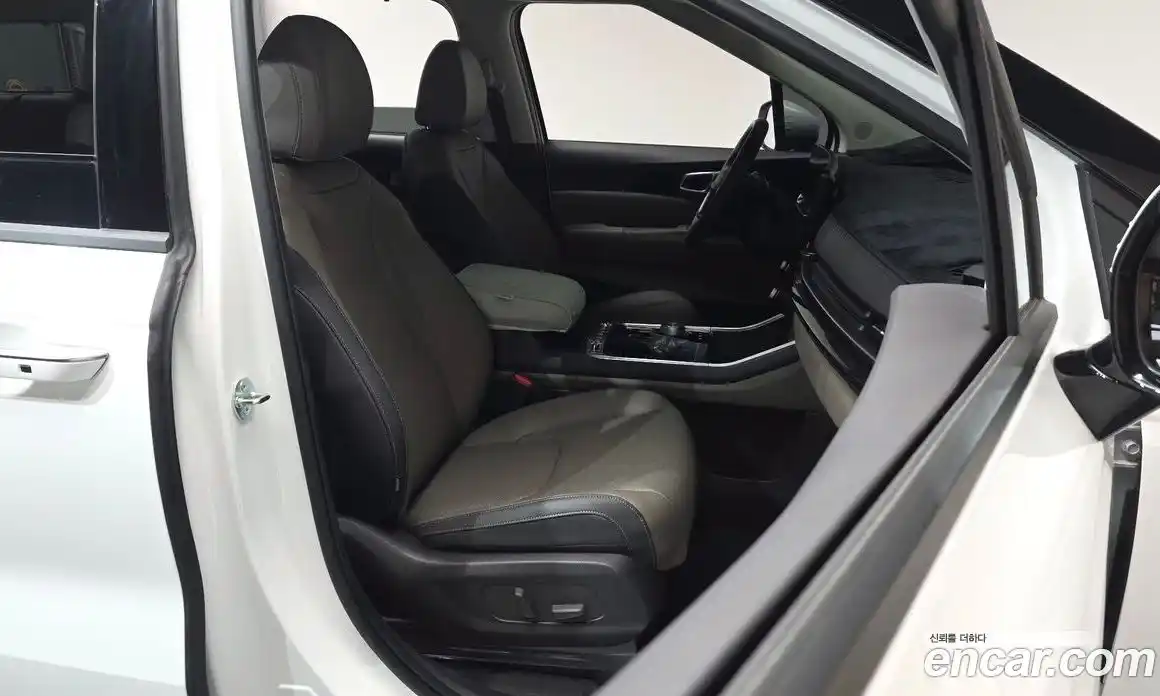 Kia Canival 2025 3.5 Автомат в Москве № 248115, фото 14