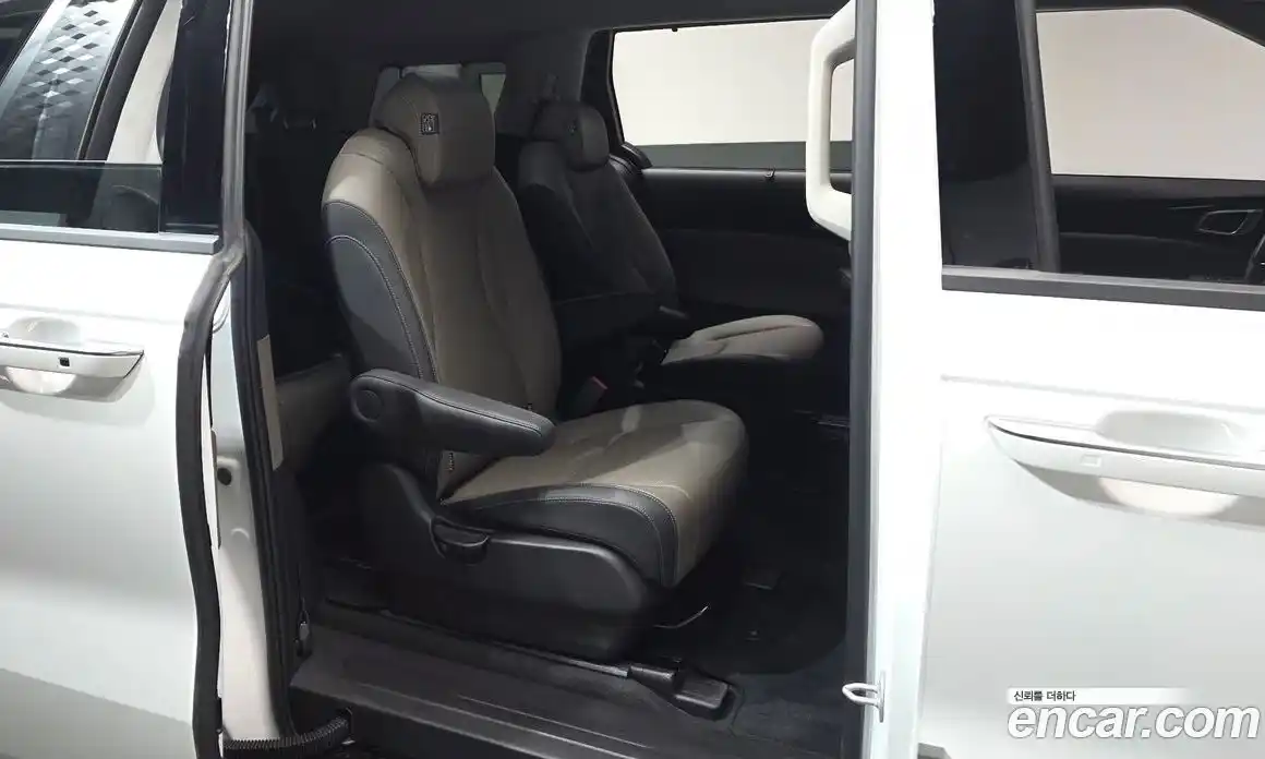 Kia Canival 2025 3.5 Автомат в Москве № 248115, фото 15