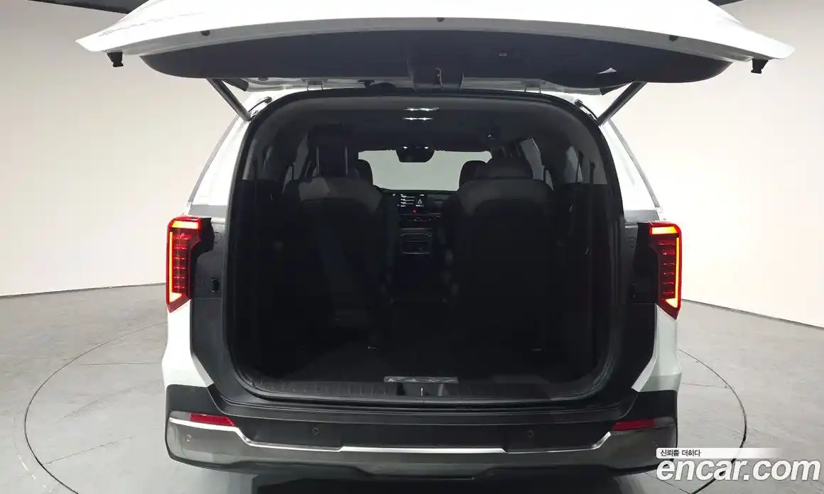 Kia Canival 2025 3.5 Автомат в Москве № 248115, фото 9