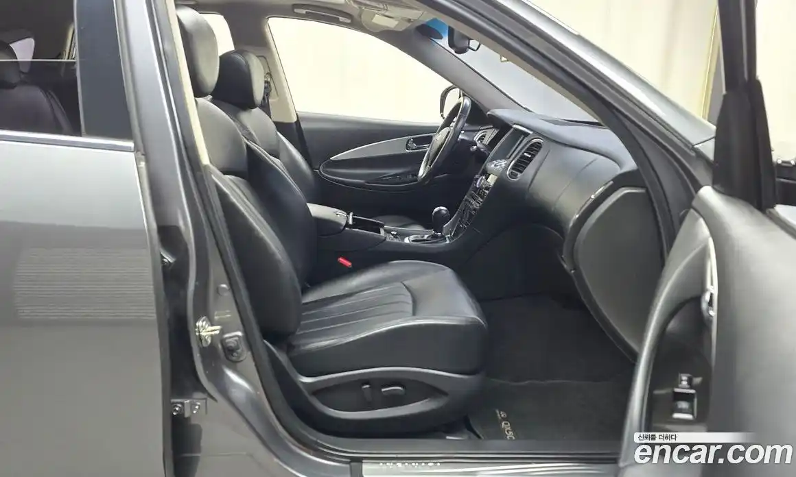 Infiniti QX50 2015 3.7 Автомат в Москве № 256146, фото 3