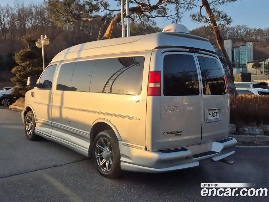 Chevrolet Express Van 2015 6.0 Автомат в Москве № 260703, фото 4