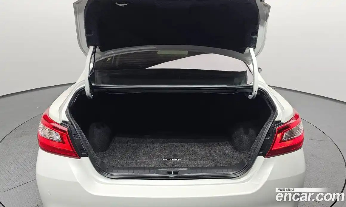 Nissan Altima 2017 2.5 Автомат в Москве № 285046, фото 19