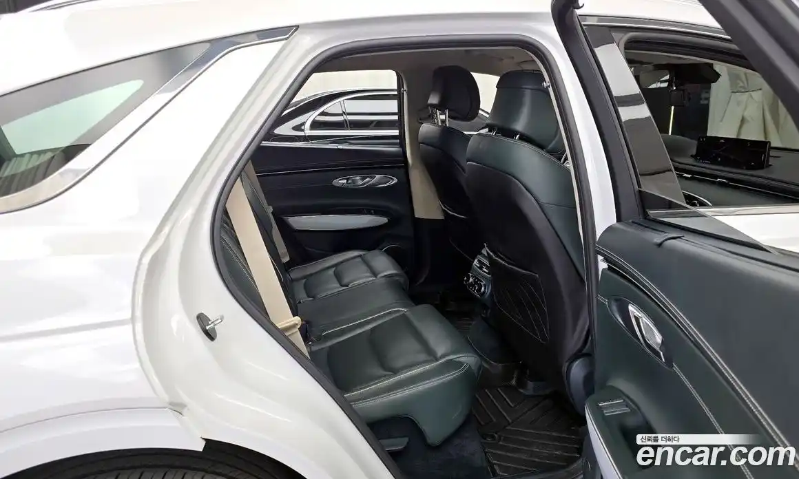 Genesis GV70 2022 0.1 Автомат в Москве № 309170, фото 4