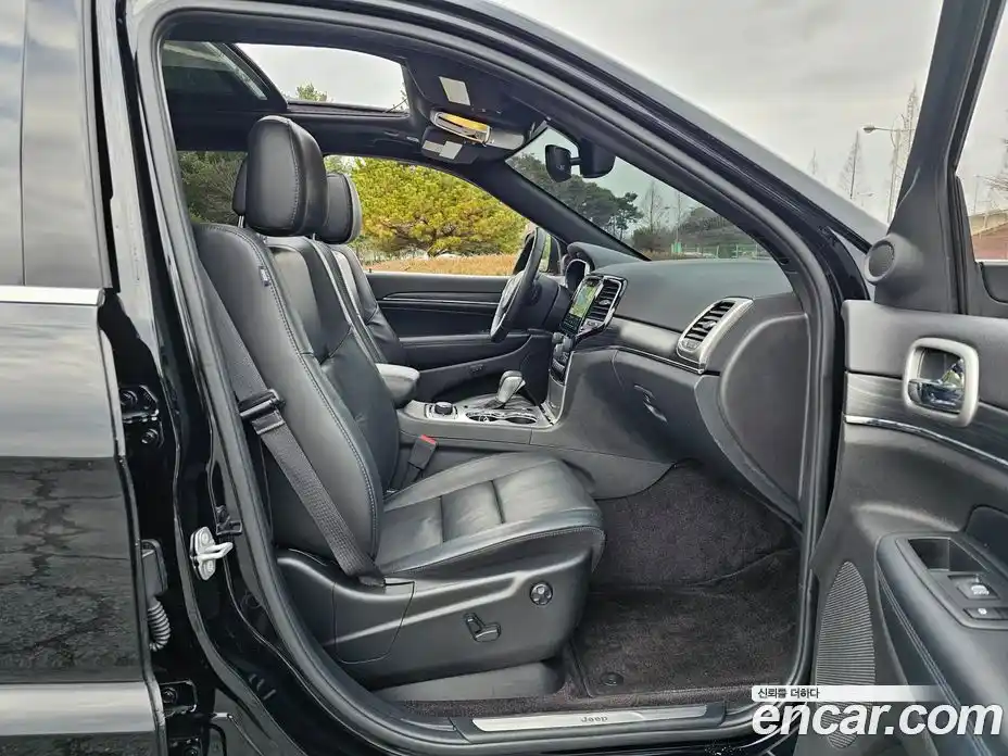 Jeep Cherokee 2019 3.6 Автомат в Москве № 310509, фото 13