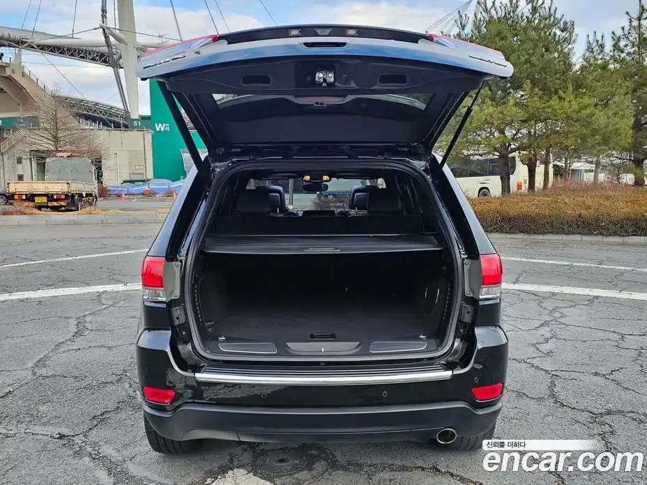 Jeep Cherokee 2019 3.6 Автомат в Москве № 310509, фото 18