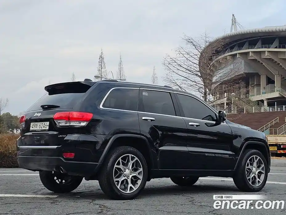 Jeep Cherokee 2019 3.6 Автомат в Москве № 310509, фото 4