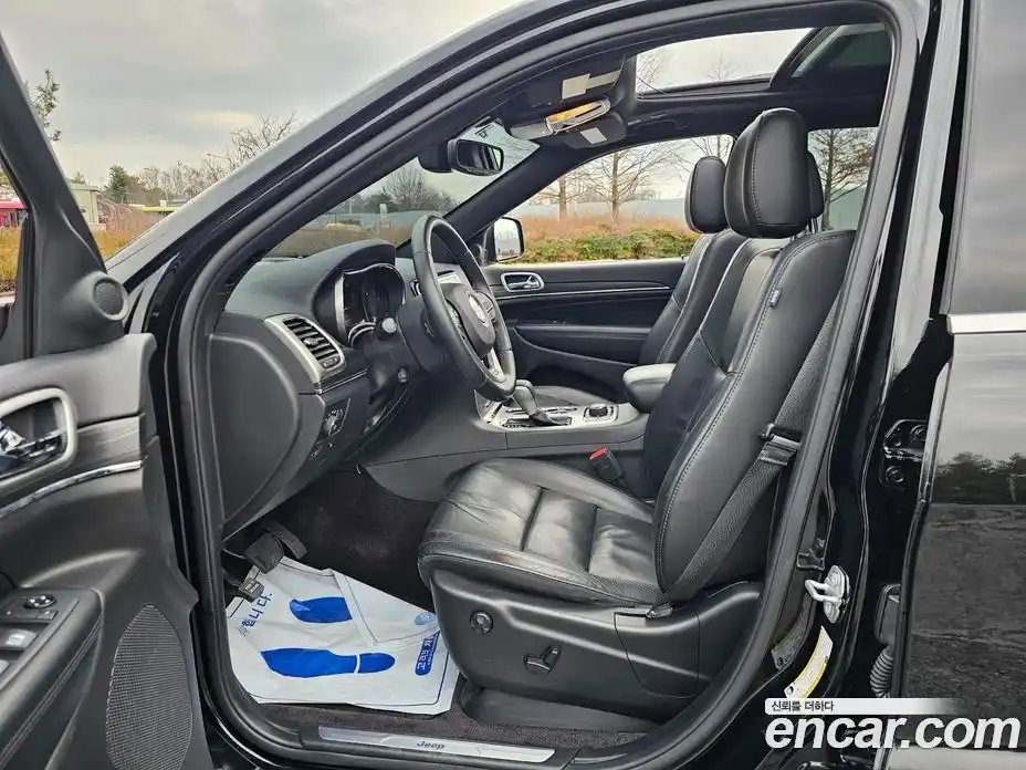 Jeep Cherokee 2019 3.6 Автомат в Москве № 310509, фото 10