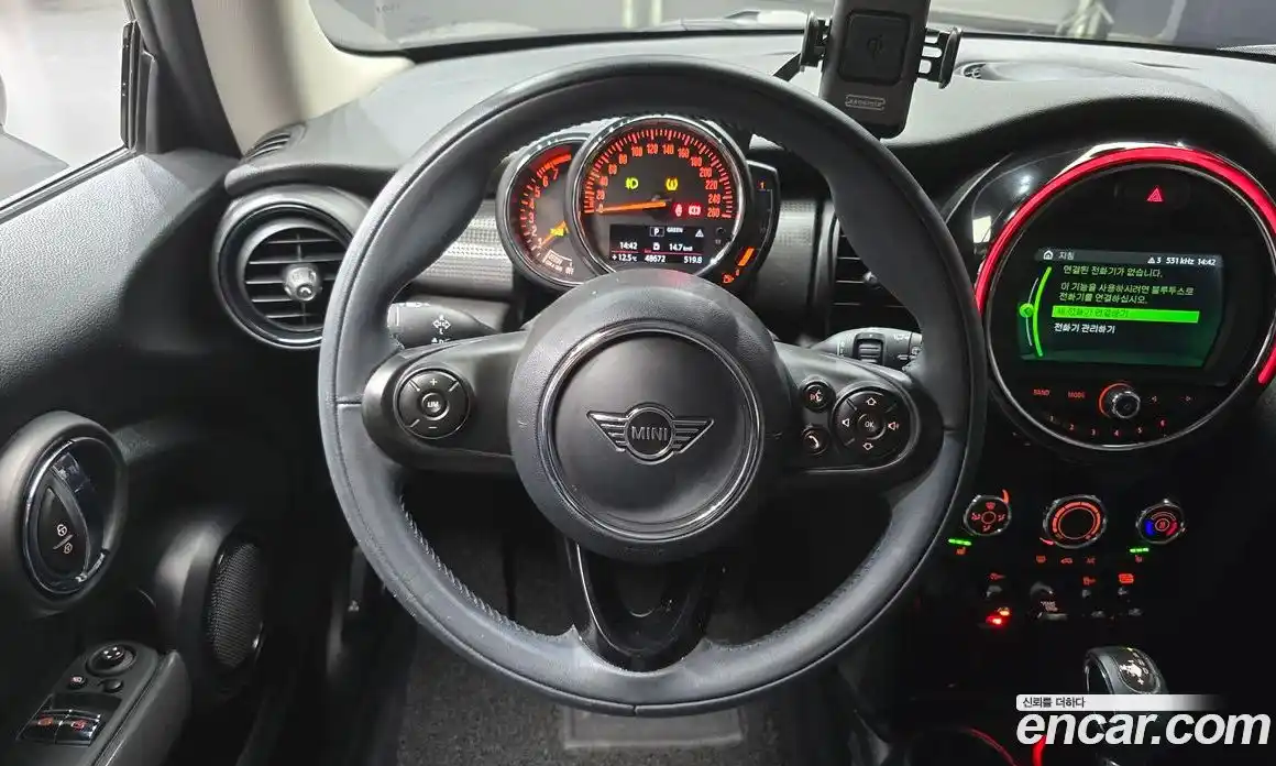 Mini Cooper 2019 1.5 Автомат в Москве № 316861, фото 14