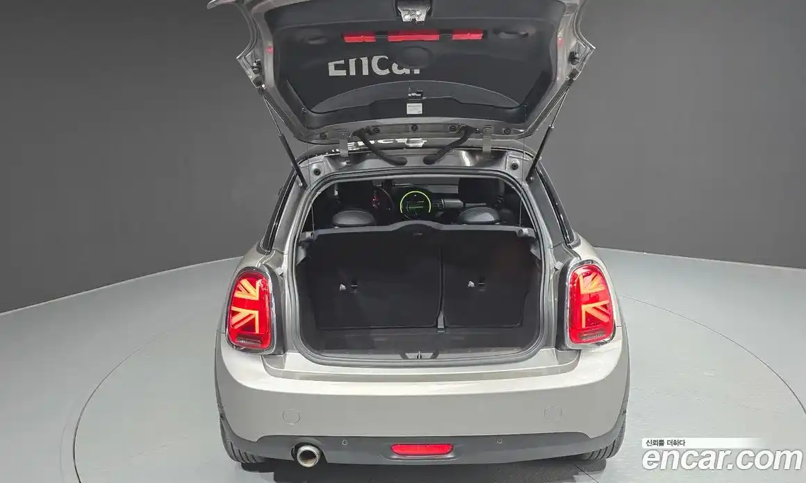 Mini Cooper 2019 1.5 Автомат в Москве № 316861, фото 20