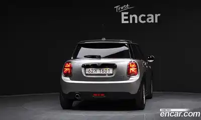 Mini Cooper 2019 1.5 Автомат в Москве № 316861, миниатюра 4