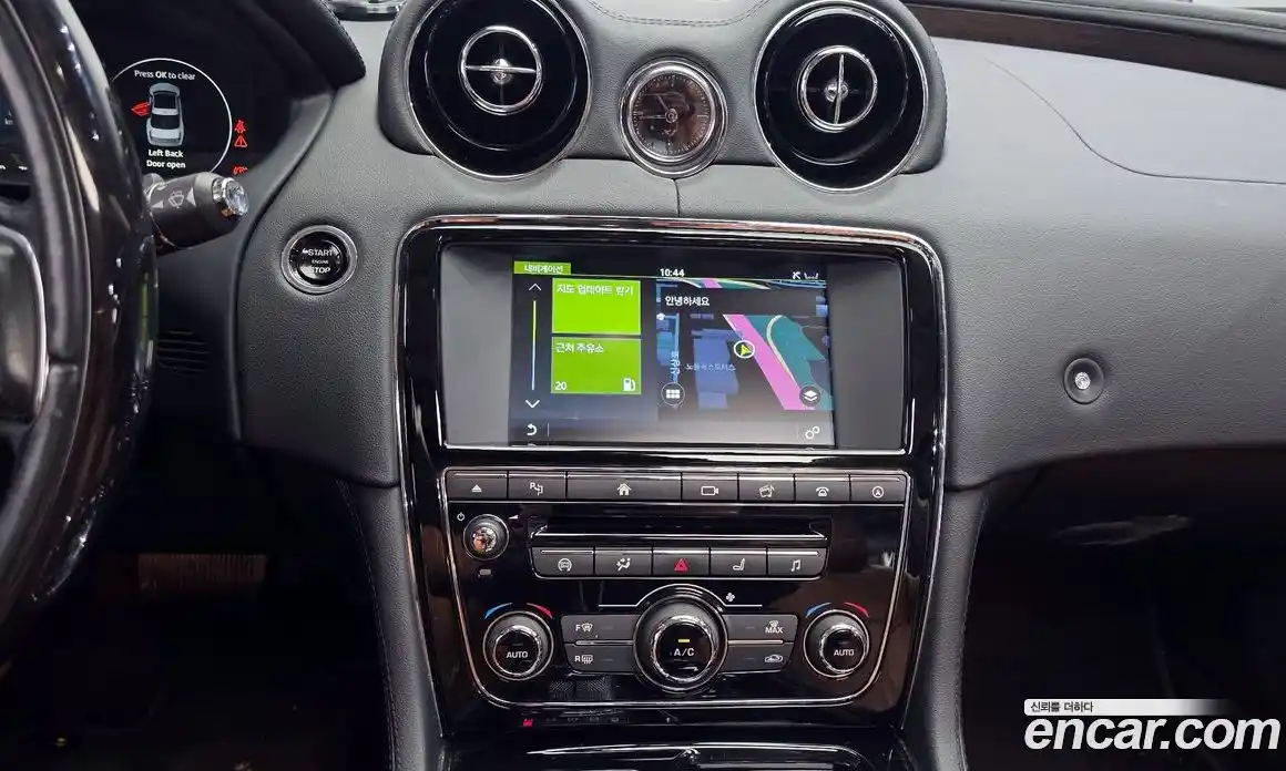 Jaguar XJ 2017 3.0 Автомат в Москве № 331496, фото 15