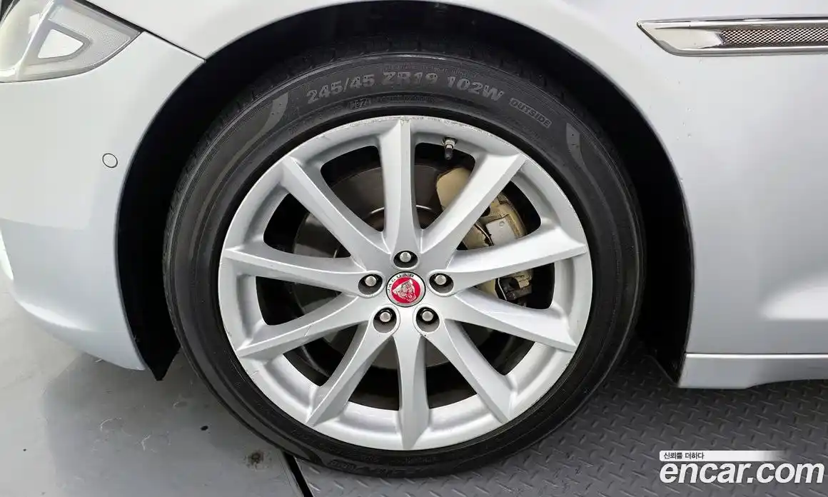 Jaguar XJ 2017 3.0 Автомат в Москве № 331496, фото 5