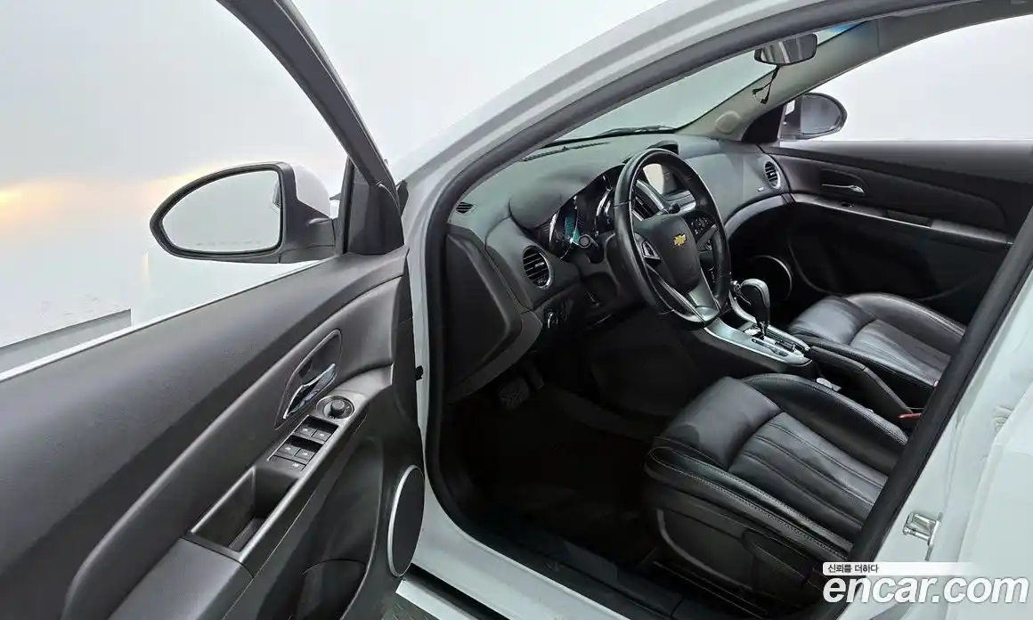 Chevrolet Cruze 2014 1.8 Автомат в Москве № 332715, фото 2