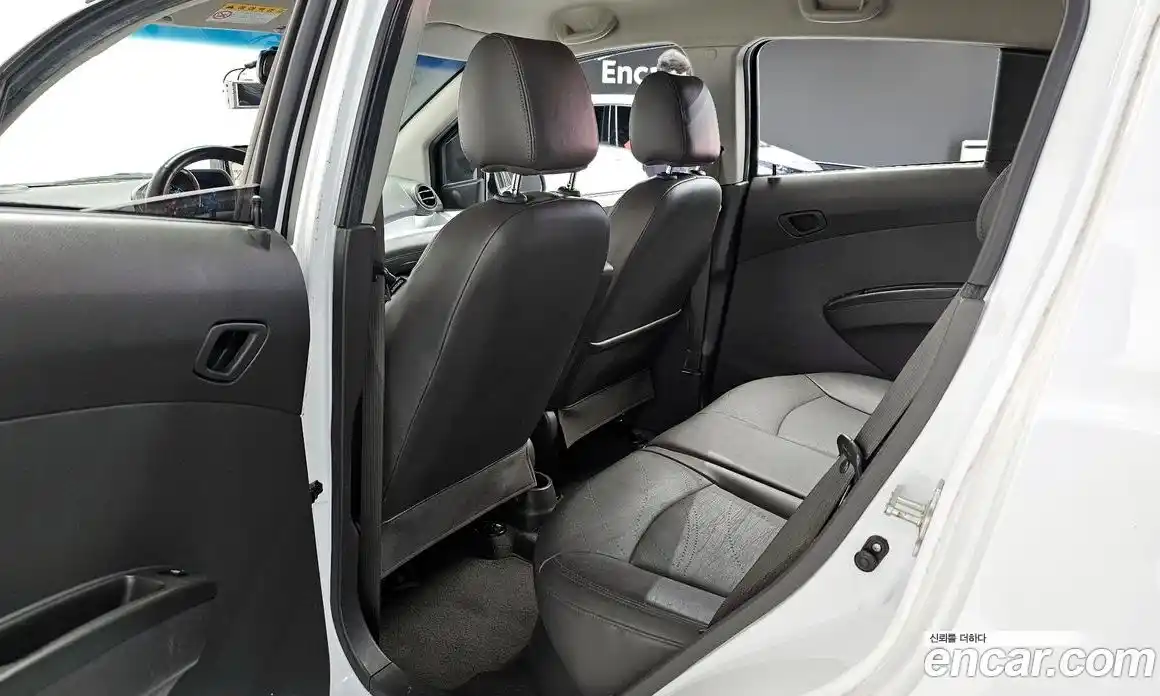 Chevrolet Spark 2015 1.0 Автомат в Москве № 37260, фото 13